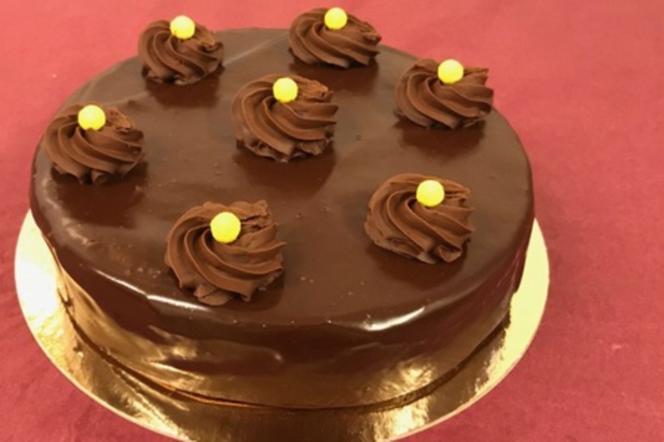 Craquant Ganache (Fond de Progrès tapissé de Fauilletines noires craquantes / Ganache / Biscuit aux amandes imbibée Rhum & Kirsch) Craquant Ganache (Fond de Progrès tapissé de Fauilletines noires craquantes / Ganache / Biscuit aux amandes imbibée Rhum & Kirsch)