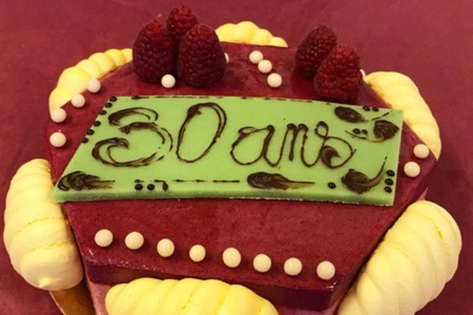 Delice Cassis-Framboise (Fond de biscuits aux amandes / Mousse Cassis & Framboise) Delice Cassis-Framboise (Fond de biscuits aux amandes / Mousse Cassis & Framboise)