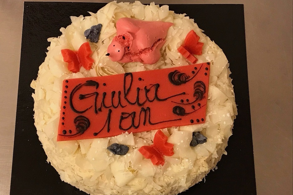 Framboisier Rond (Génoise nature imbibée Liqueur Framboise / Crème Mousseline / Framboises) Framboisier Rond (Génoise nature imbibée Liqueur Framboise / Crème Mousseline / Framboises)