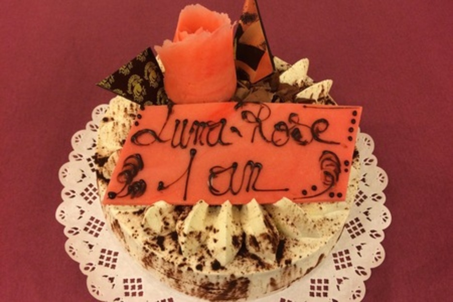 Jour et Nuit (Génoise Chocolat imbibée Vanille / Chantilly Chocolat & Nature ) Jour et Nuit (Génoise Chocolat imbibée Vanille / Chantilly Chocolat & Nature )