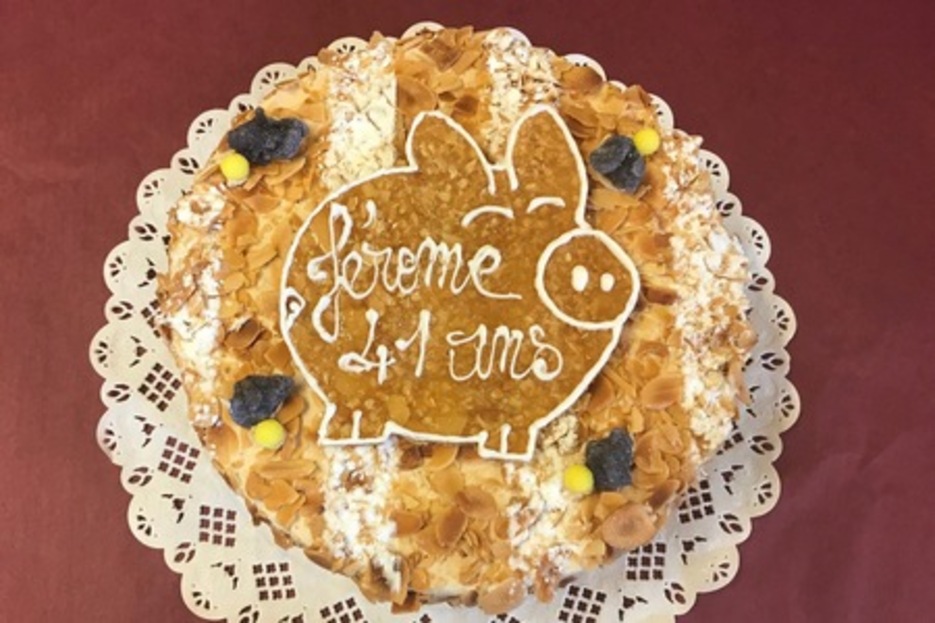 Mascotte (Fonds de Meringue nature / Crème au beurre praliné) Mascotte (Fonds de Meringue nature / Crème au beurre praliné)