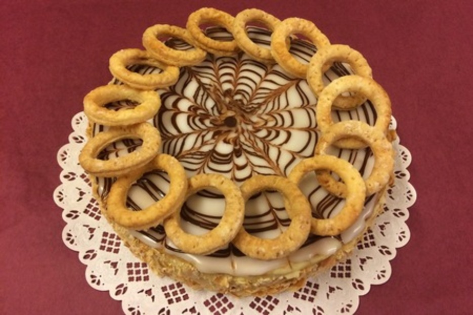 Millefeuille (Feuilletage au beurre / Crème pâtissière au Kirsch) Millefeuille (Feuilletage au beurre / Crème pâtissière au Kirsch)