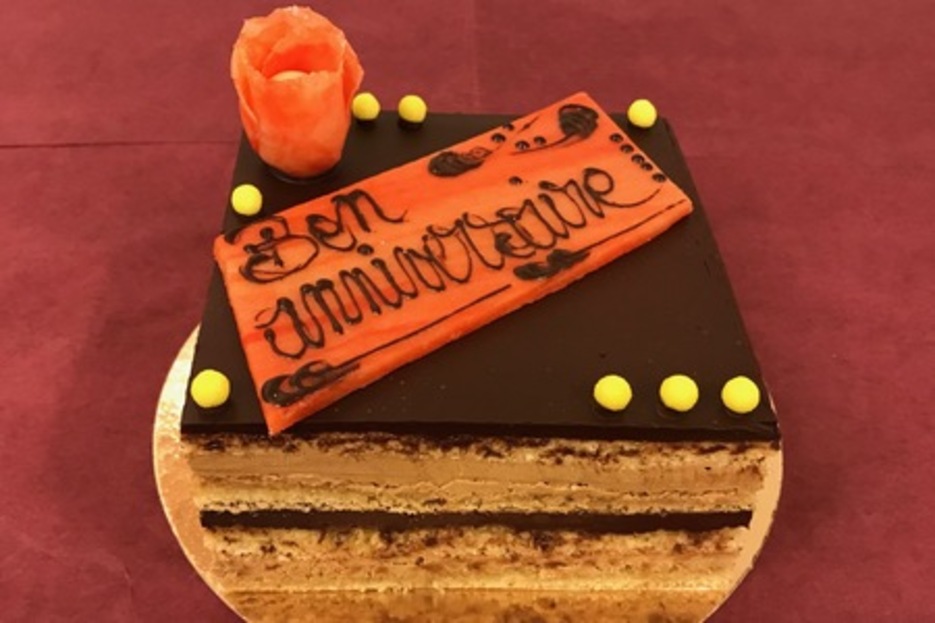 Opéra (Biscuits aux amandes imbibés Café / Crème au beurre Café / Ganache) Opéra (Biscuits aux amandes imbibés Café / Crème au beurre Café / Ganache)