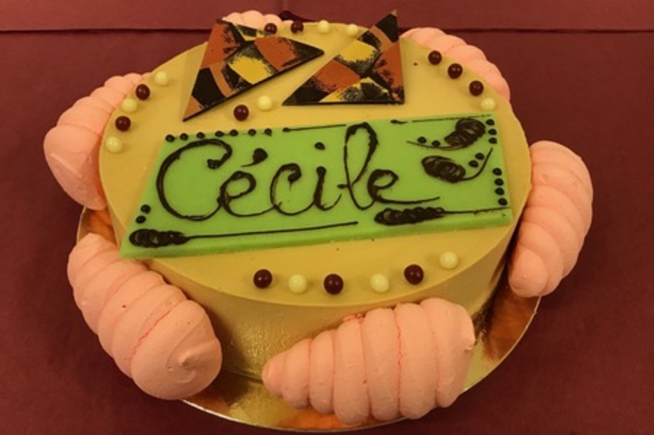 Saint Thomas (Fond de sablé breton isolé d'un disque de Feuilletine noir craquant / Mousse Blond Dulcey / Coeur de crémeux Framboise) Saint Thomas (Fond de sablé breton isolé d'un disque de Feuilletine noir craquant / Mousse Blond Dulcey / Coeur de crémeux Framboise)